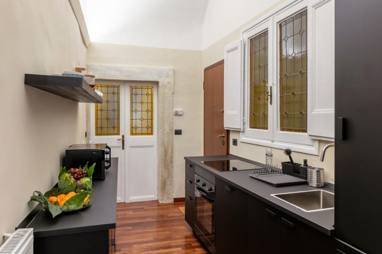 Parione Apartment Рим Екстериор снимка