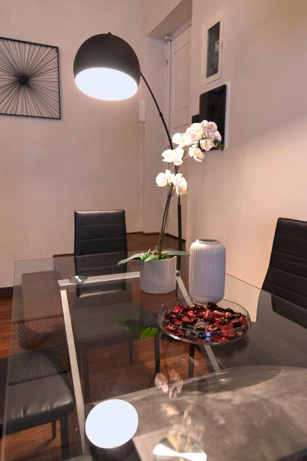 Parione Apartment Рим Екстериор снимка